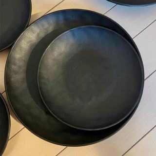 キャンプやピクニックにピッタリ！！割れないお皿　4名(計８枚)セット(食器)