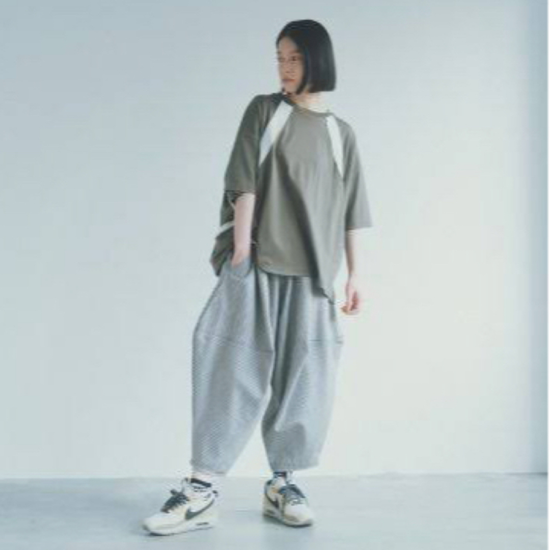nunuforme ヌヌフォルム　デニム　ポインテッドパンツ　人気　完売 レディースのパンツ(カジュアルパンツ)の商品写真