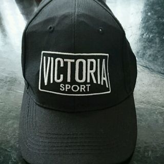 ヴィクトリアズシークレット(Victoria's Secret)のVictoria sport 新品キャップ(キャップ)