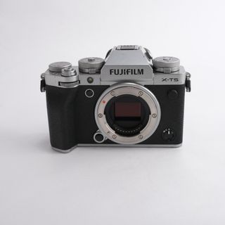 フジフイルム(富士フイルム)の【中古】(フジフイルム) FUJIFILM X-T5 ボディ シルバー(コンパクトデジタルカメラ)