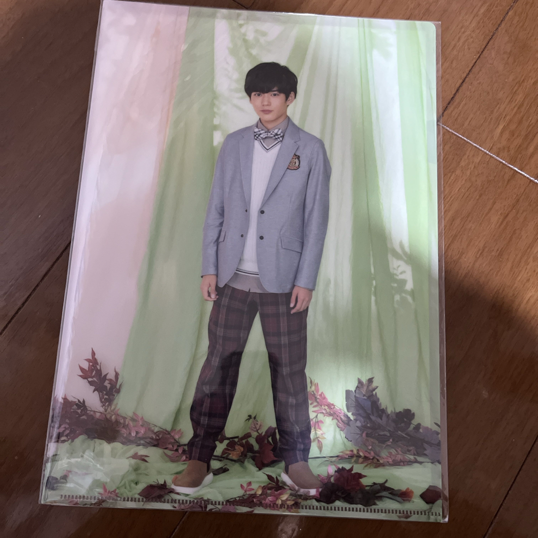 なにわ男子 ライブグッズ クリアファイル エンタメ/ホビーのタレントグッズ(アイドルグッズ)の商品写真
