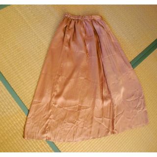 美品　GUジーユーサテンフレアロングスカート　シャイニー裏地付　M　ウェストゴム(ロングスカート)