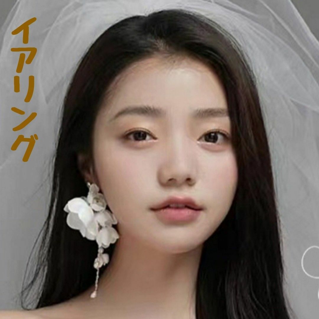 大ぶりお花白フラワーロングイヤリングブライダル結婚式ウェディングアクセサリーd レディースのアクセサリー(イヤリング)の商品写真