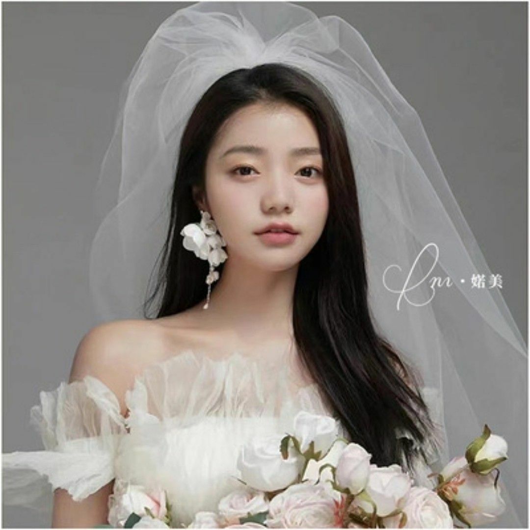 大ぶりお花白フラワーロングイヤリングブライダル結婚式ウェディングアクセサリーd レディースのアクセサリー(イヤリング)の商品写真