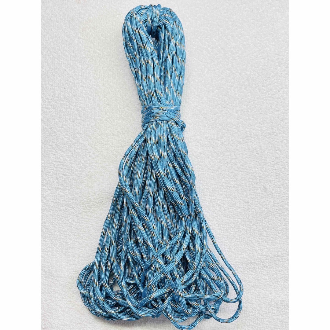 パラコード　７芯 ２８m ４mm    １０５番　手芸とアウトドアなど用 ハンドメイドの素材/材料(生地/糸)の商品写真