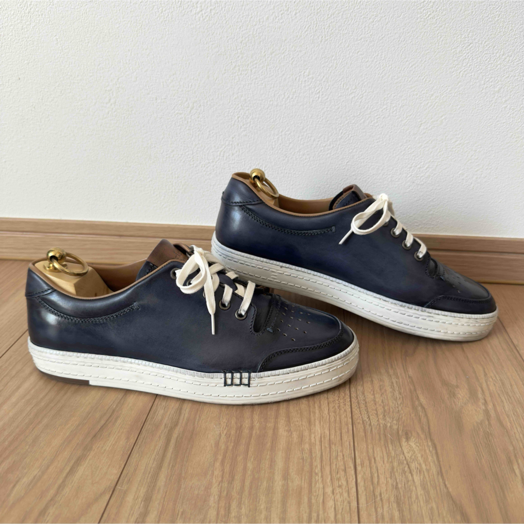 BERLUTI(ベルルッティ)の定価25.1万円 ベルルッティ プレイタイム パティーヌレザースニーカー メンズの靴/シューズ(スニーカー)の商品写真