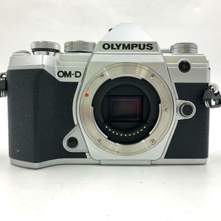 オリンパス(OLYMPUS)の【全額返金保証】【最速発送】OLYMPUS デジタル一眼 OM-D E-M5 Mark III シルバー 動作確認済(デジタル一眼)