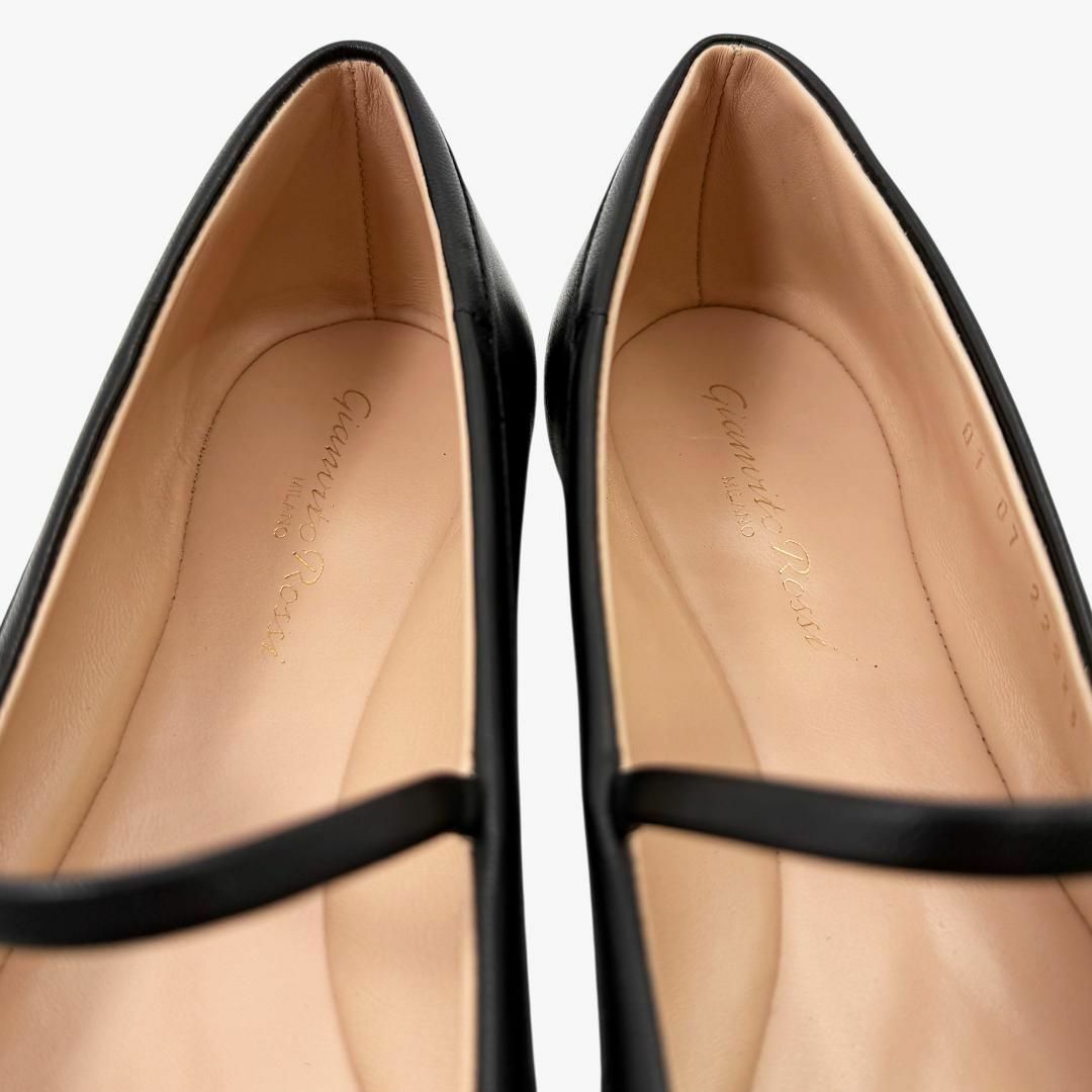 Gianvito Rossi(ジャンヴィットロッシ)の定価10万・現行品【新品】ジャンヴィトロッシ 38 黒 カルラ フラットシューズ レディースの靴/シューズ(ハイヒール/パンプス)の商品写真