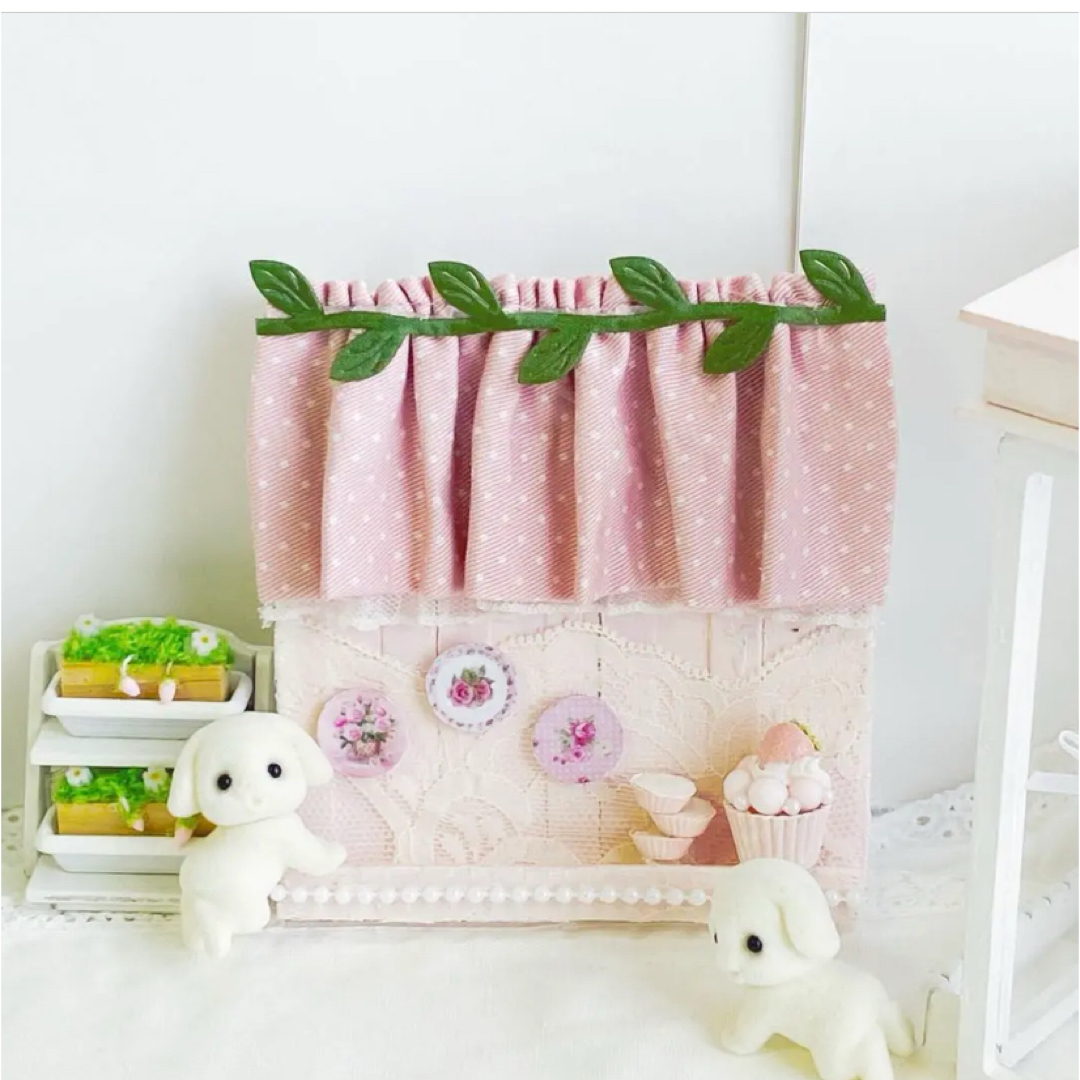 いちごみるく　キッチン　壁掛け　ミニチュアスイーツ　フェイクフード　薔薇　皿 ハンドメイドのインテリア/家具(インテリア雑貨)の商品写真