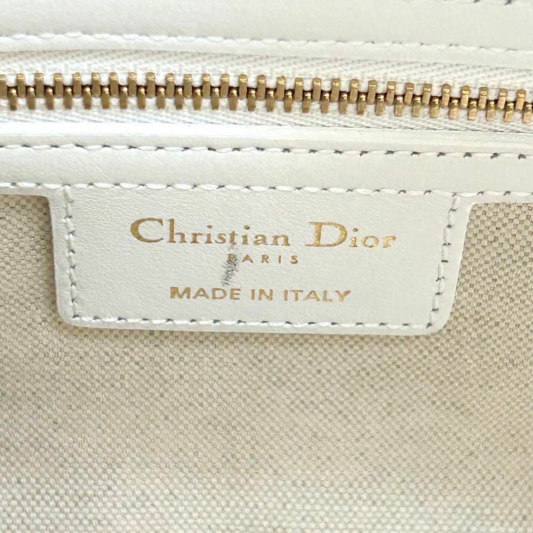 Dior(ディオール)のDior VIBE ヴァイブ　ボウリングバッグ　カーフ　ショルダーハンドバッグ レディースのバッグ(ショルダーバッグ)の商品写真