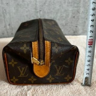 ルイヴィトン(LOUIS VUITTON)のルイ ヴィトン モノグラム トゥルース パット プレシオン トワレット24(ポーチ)
