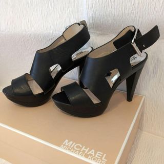 マイケルコース(MICHAEL KORS)のマイケルコース　黒　デザインカットサンダル　23.5cm　ブラックレザー(サンダル)