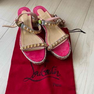 クリスチャンルブタン(Christian Louboutin)のルブタン ChristianLouboutin カタクロウ スタッズ サンダル (サンダル)
