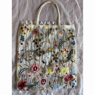 ザラ(ZARA)のZARA 花柄刺繍トートバッグ(トートバッグ)