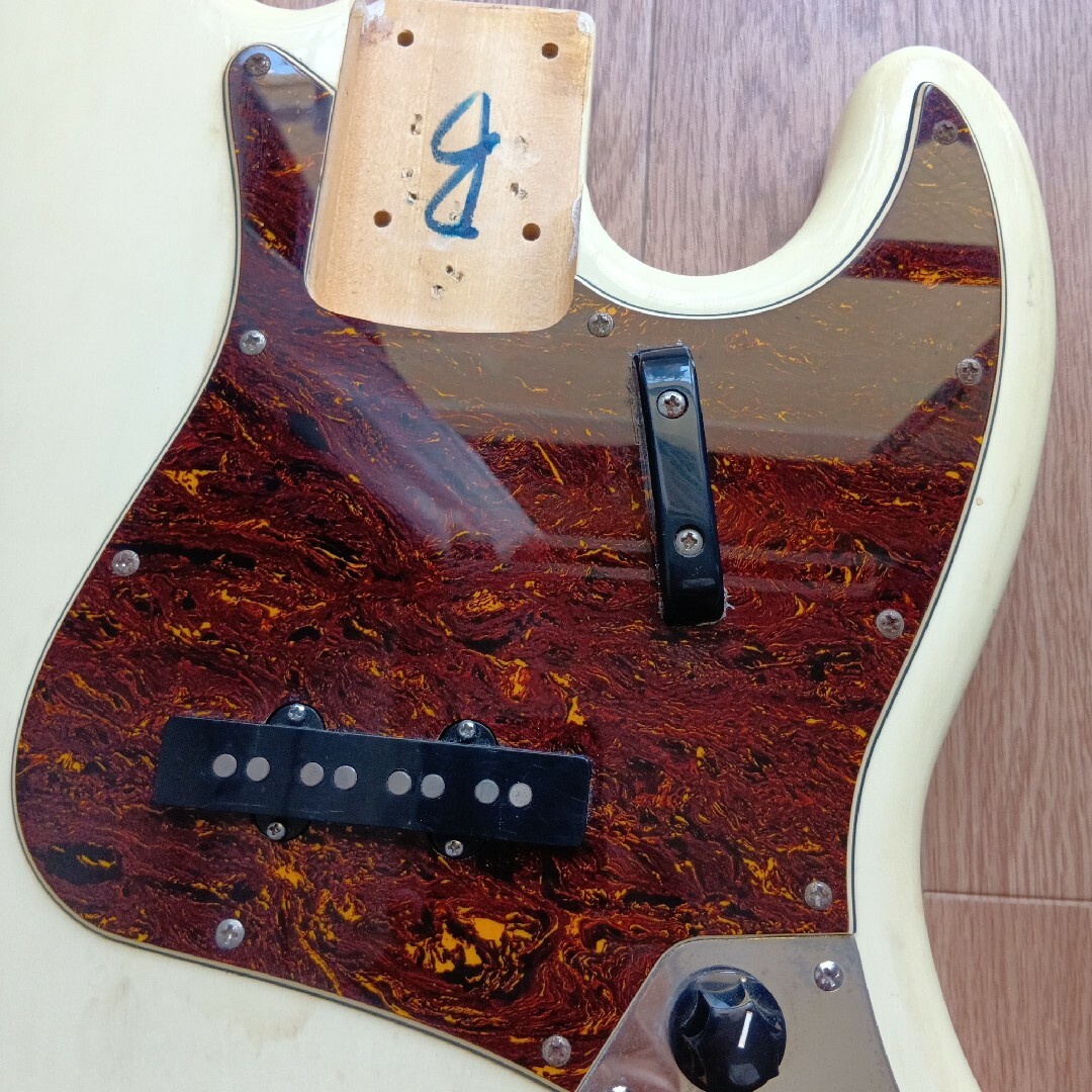 squier 初期classic vibe JB ボディ&アッセンブリー SQUIER - squier 初期classic vibe JB ボディ&アッセンブリーの