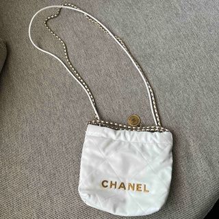シャネル(CHANEL)のchanel 22 mini ホワイト(ショルダーバッグ)