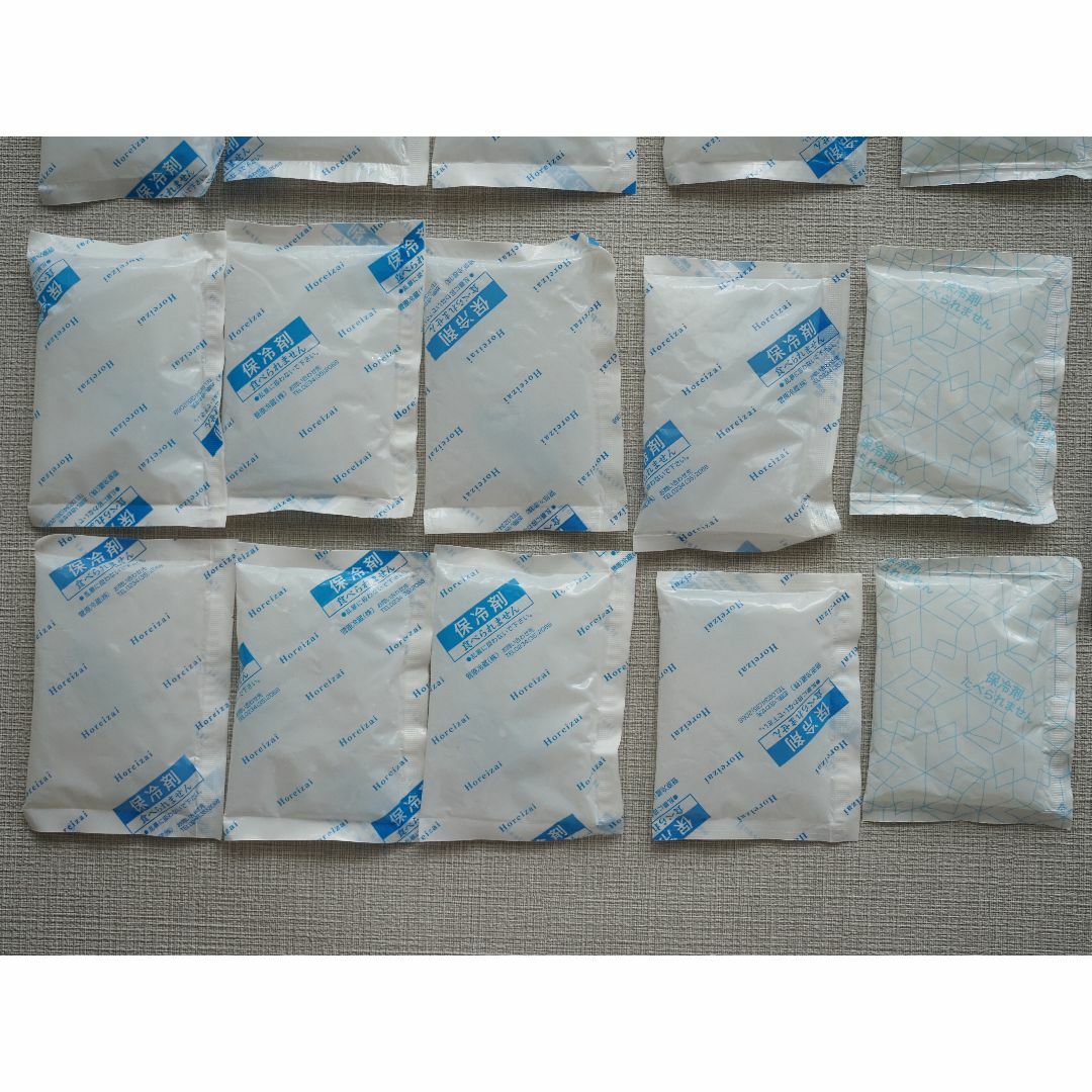 保冷剤セット　中サイズ20個＋ミニサイズ3個=23個 インテリア/住まい/日用品の日用品/生活雑貨/旅行(その他)の商品写真