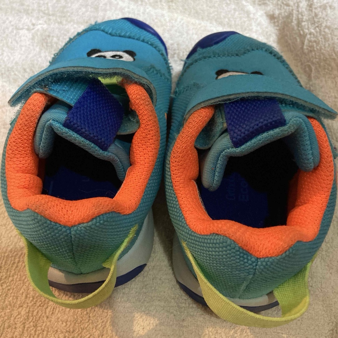 adidas(アディダス)のadidas ベビーシューズ 青 パンダ デザイン　キッズ キッズ/ベビー/マタニティのベビー靴/シューズ(~14cm)(スニーカー)の商品写真