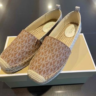 マイケルコース(MICHAEL KORS)のマイケルコース　白(スリッポン/モカシン)