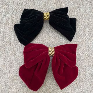 ザラ(ZARA)のビッグベルベットリボンヘアアクセサリー2点セット(バレッタ/ヘアクリップ)