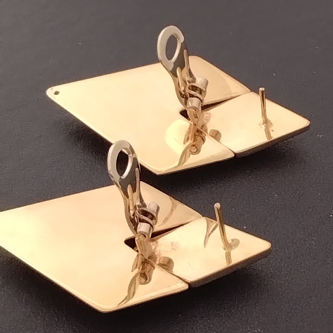 UNOAERRE✨K18 YG ・ WG✨大きめピアス✨中空商品✨存在感バッチリ レディースのアクセサリー(ピアス)の商品写真