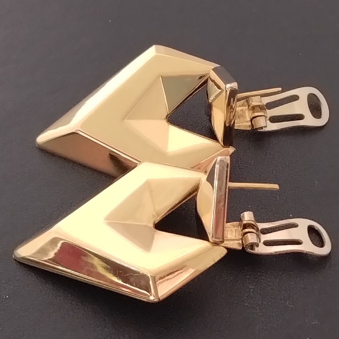 UNOAERRE✨K18 YG ・ WG✨大きめピアス✨中空商品✨存在感バッチリ レディースのアクセサリー(ピアス)の商品写真