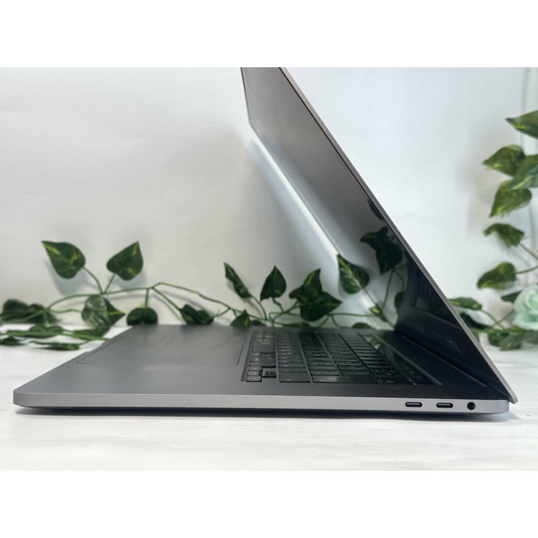 k*u様 Mac Book Pro / i9 / 1TB / 動作品 / 外装キ MacBook Pro/i9 9980HK 大容量の1TBの通販 by ちゅるりら's shop