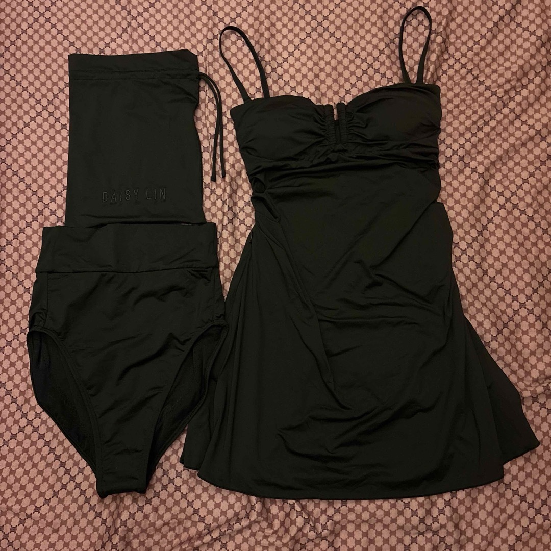 フォクシー　スイムウェア　FOXEY   DAISY LIN 水着　Mサイズ FOXEY - フォクシー デイジーリン スイムウェア Mサイズの通販