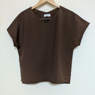 テチチ(Techichi)のテチチ　ブラウンVネックブラウス(シャツ/ブラウス(半袖/袖なし))