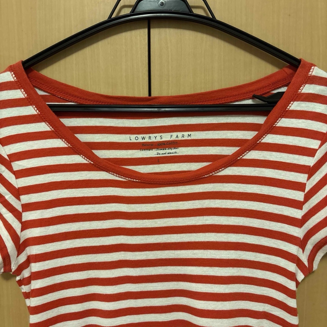 LOWRYS FARM(ローリーズファーム)のLOWRYS FARM 半袖Tシャツ 赤と白のストライプ レディースのトップス(Tシャツ(半袖/袖なし))の商品写真