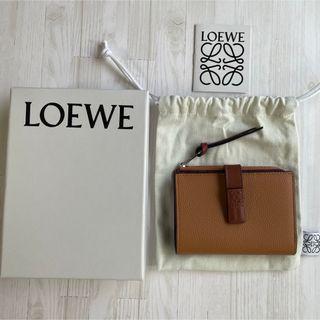 ロエベ(LOEWE)の☆LOEWE ロエベ☆スリムコンパクトジップウォレット☆二つ折財布☆ブラウン系(財布)