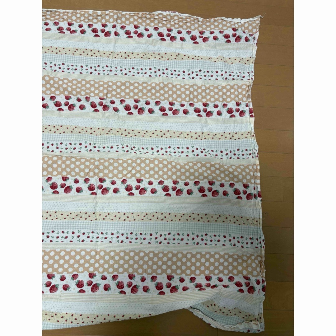 布　クロス　カントリー調　いちご　cotton 綿 こばやし 日本製 ハンドメイドの素材/材料(生地/糸)の商品写真