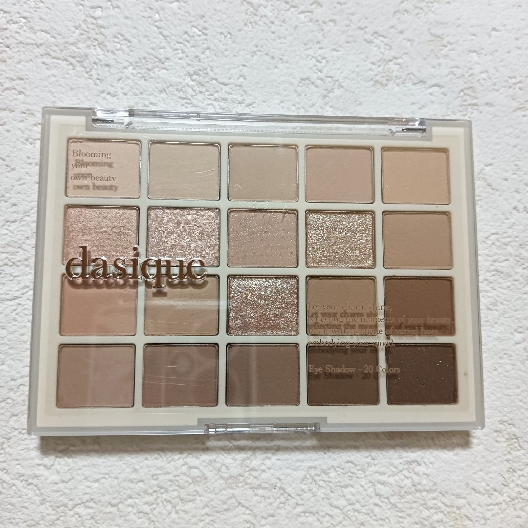 箱無し新品 dasique デイジーク ムードシャドウパレット01 アイシャドウ コスメ/美容のベースメイク/化粧品(アイシャドウ)の商品写真