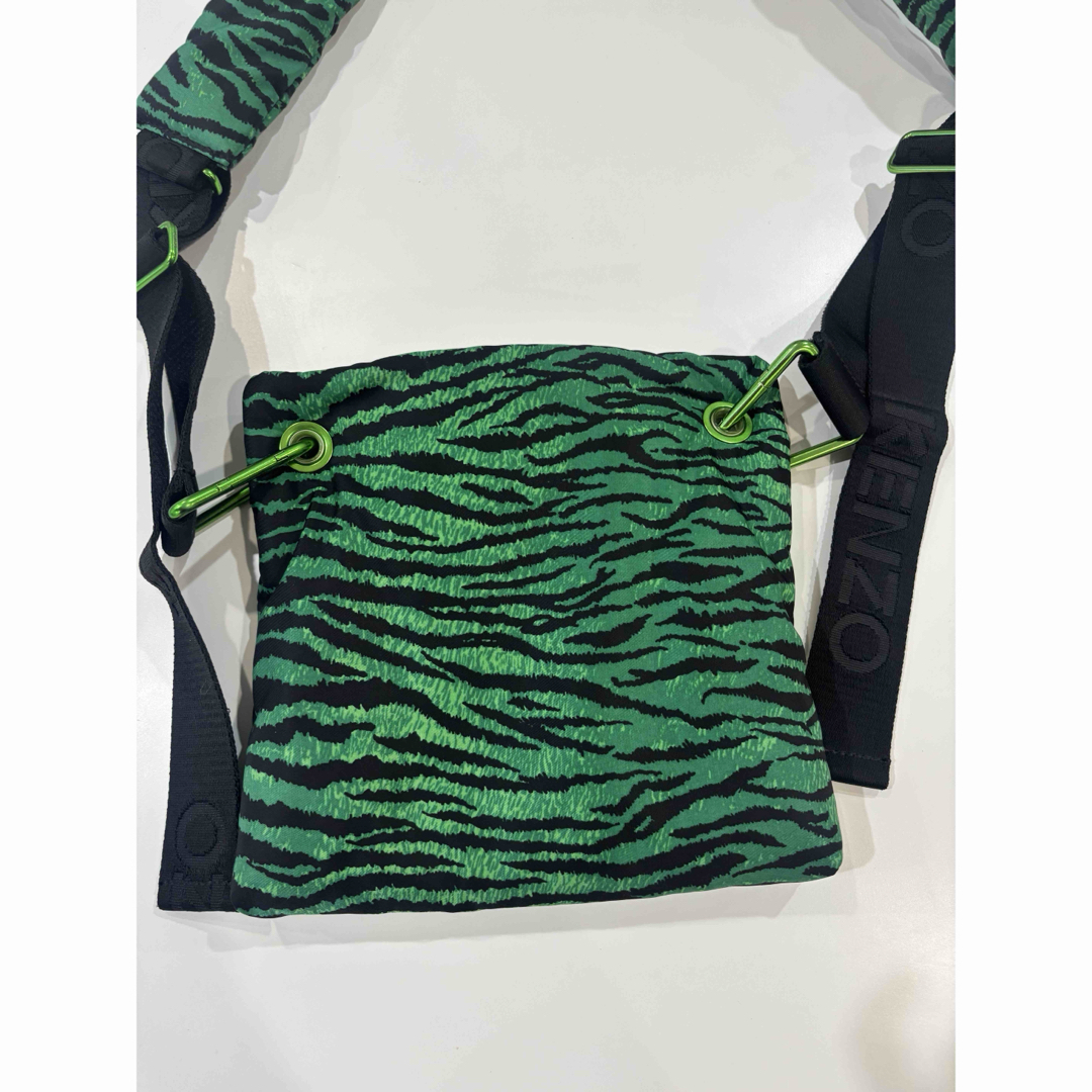 KENZO(ケンゾー)の美品KENZO×H&Mコラボ限定品完売ケンゾーゼブラ柄ショルダーバッグポシェット レディースのバッグ(ショルダーバッグ)の商品写真