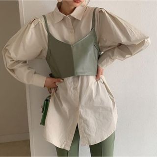 グレイル(GRL)のGRL グレイル ビスチェ レザー 緑 グリーン バックリボンレザービスチェ(ベスト/ジレ)