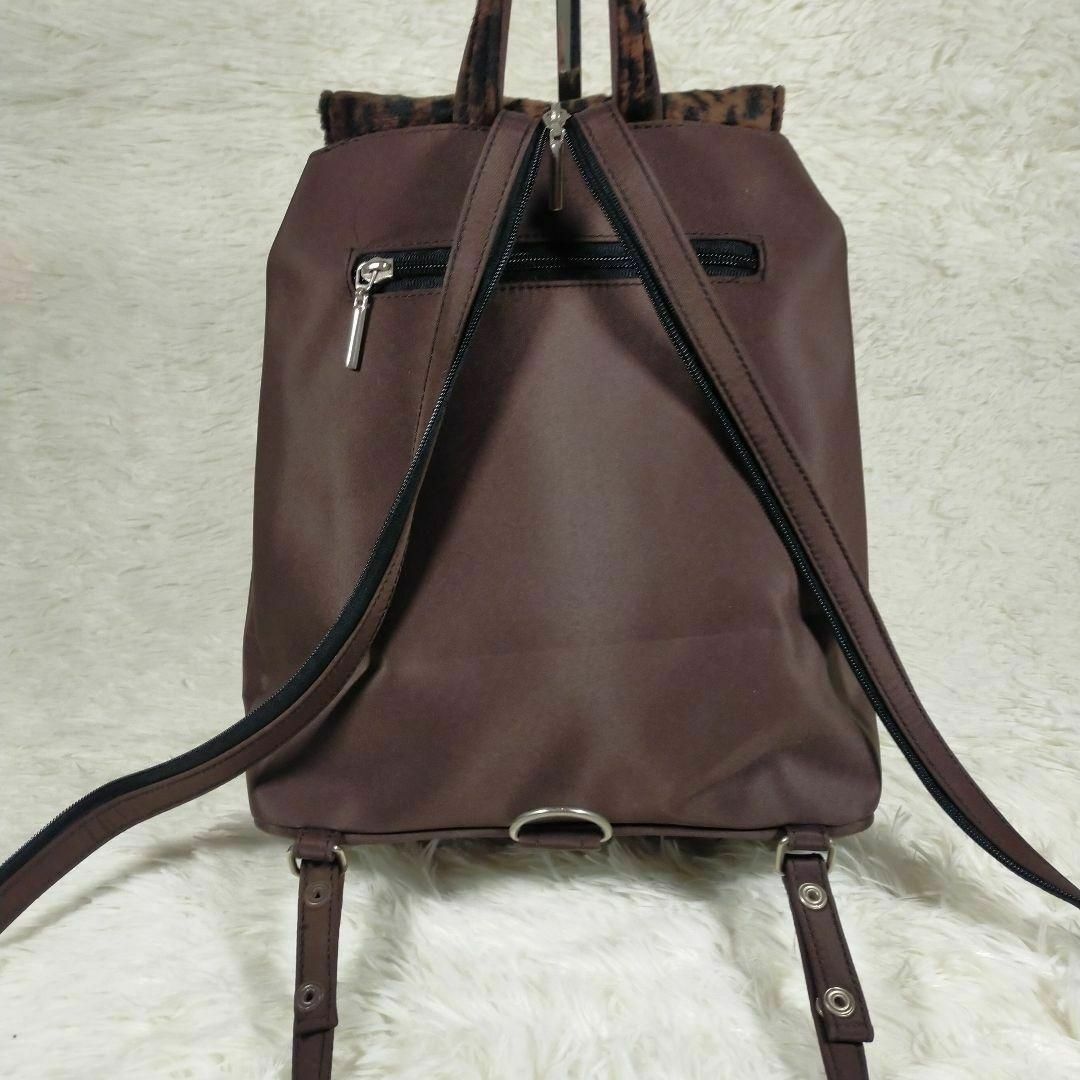 【ヒョウ柄】リュックバッグ　バッグ　✨美品✨ レディースのバッグ(リュック/バックパック)の商品写真