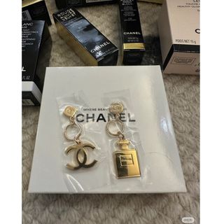 シャネル(CHANEL)のシャネルノベルティチャーム2点です(チャーム)
