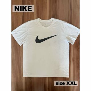 ナイキ(NIKE)のNIKE ホワイト　Tシャツ　ウェア　スポーツ　ジム　ビッグロゴ　Tシャツ(Tシャツ(半袖/袖なし))