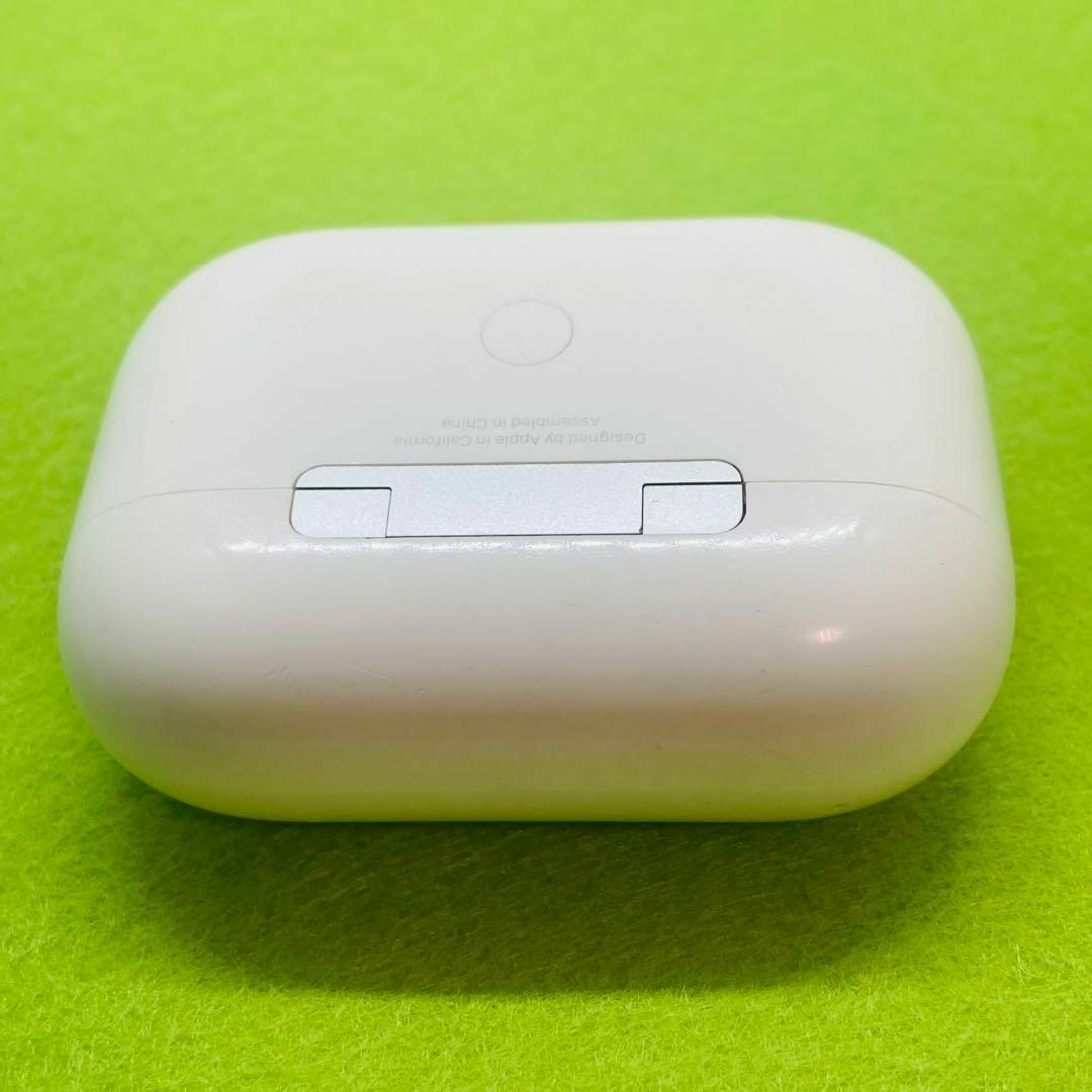Apple(アップル)のAirPods Pro 充電ケース　本体　第1世代　エアーポッツ A2190 m スマホ/家電/カメラのオーディオ機器(ヘッドフォン/イヤフォン)の商品写真