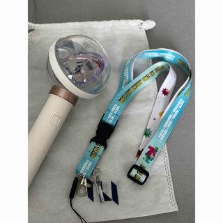 アイエヌアイ(INI)のINI OFFICIAL LIGHT STICK 公式ネックストラッププレゼント(ペンライト)