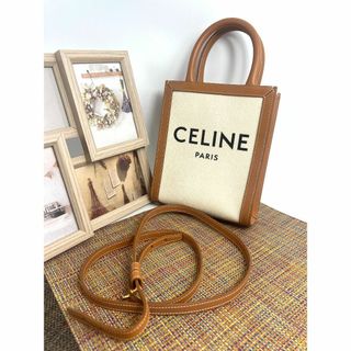 セリーヌ(CELINE)の✨極美品✨セリーヌ CELINE　バーティカル カバ　ミニ　ホワイト　バッグ(ショルダーバッグ)