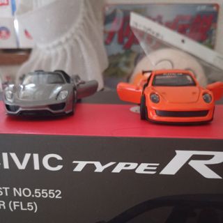 1/42スケール ポルシェ918スパイダーオープンカー＆ポルシェ911オレンジ