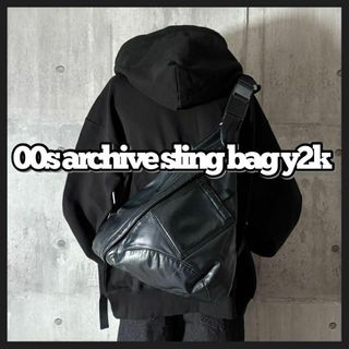 00s archive レザー調 スリングバッグ パンク y2k opium