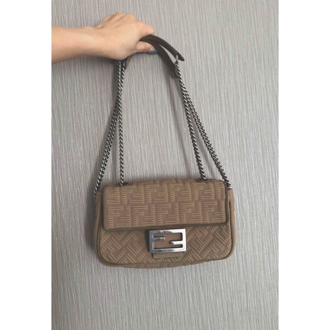 【FENDI】★送料・関税込★バゲットファブリックチェーンバッグ FENDI - FENDI バゲットチェーン FFファブリックショルダー