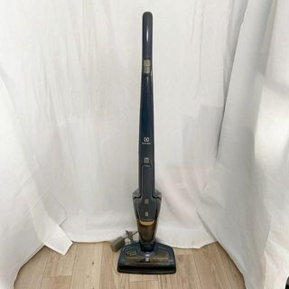 Electrolux ZB3513DB 掃除機 スティッククリーナー★(掃除機)