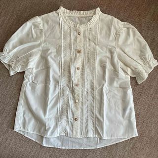 イング(INGNI)のINGNI   半袖ブラウス　M(シャツ/ブラウス(半袖/袖なし))