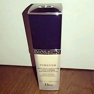 クリスチャンディオール(Christian Dior)のディオールスキンフォーエバーフルイド*クリスチャン・ディオール(ファンデーション)