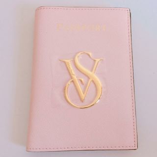 ヴィクトリアズシークレット(Victoria's Secret)の【非売品】ビクシー パスポートケース(旅行用品)