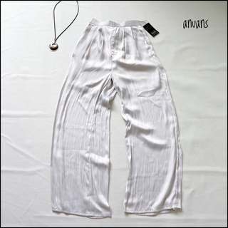 アニュアンス(ánuans)の【美品】ánuans 夏のオシャレを楽しく！涼しくゆったり履けるパンツ　可愛い(カジュアルパンツ)