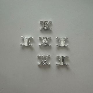 ネイルパーツ2つセット ＋2個付き！(デコパーツ)